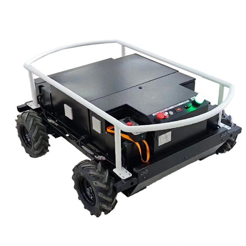 Four wheel traveling chassis